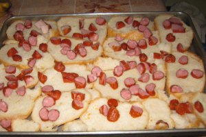 Pizza cu blat de paine