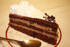 Tort cu ciocolata si lapte batut