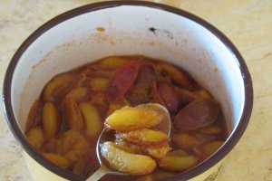 Pui cu sos de prune si crema de branza