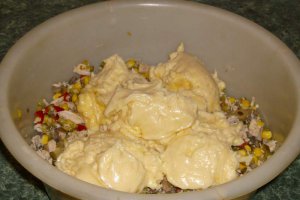 Salata de piept de pui cu ciuperci si porumb
