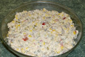 Salata de piept de pui cu ciuperci si porumb
