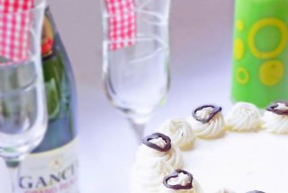 Tort cu rulada si mousse de mascarpone