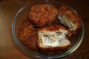 Chiftele cu mozzarella