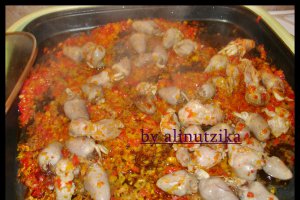 Inimioare si pipote in sos dulce-acrisor la Hot-pan