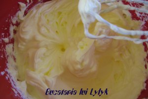 Macarons cu lamâie si mac