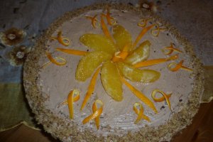 Tort de ciocolata cu nuca si aroma de portocale