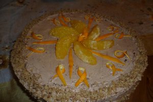 Tort de ciocolata cu nuca si aroma de portocale