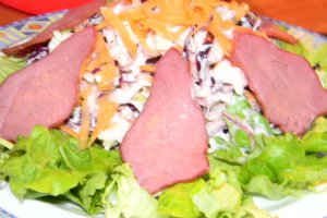 Salata de varza cu pastrama de vita