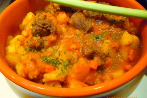 Tocanita de cartofi cu carne de vitel