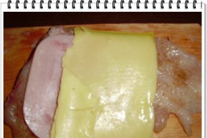 Piept de pui umplut cu branza gouda si sunca