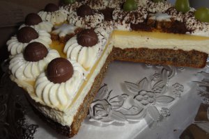 Tort cu lichior de oua  (Eierlikörtorte)