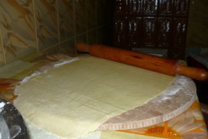 Prajitura cu foi dospite, gem si rahat