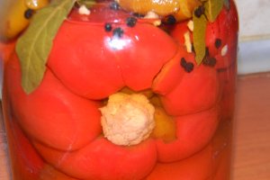 Gogosari in otet cu prune si conopida