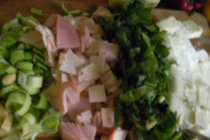 Pulpe de pui umplute cu sunca si feta