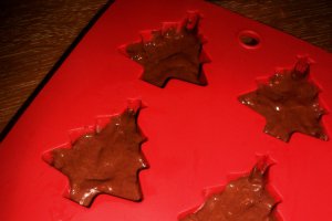 Briose braduti de cacao si ciocolata