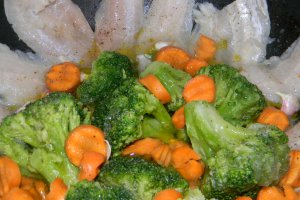 Cod file cu brocoli si morcovi -la tigaie