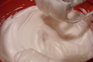Tort cu crema caramel