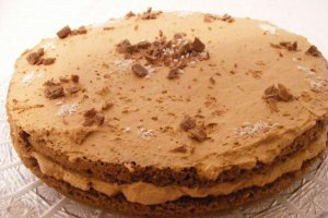 Tort cu crema caramel