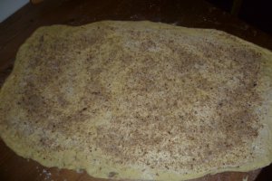 Trandafiri aromati cu nuca