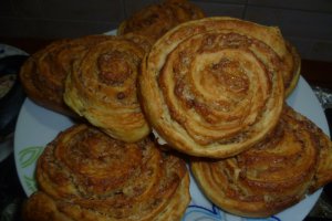 Trandafiri aromati cu nuca