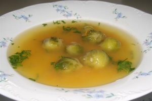 Supă de legume cu varză de Bruxelles