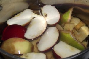 Peltea de gutui și mere