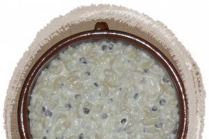 Budinca de macaroane cu branza dulce si stafide