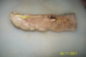 Muschiulet de porc “en pappiotte” servit cu ciupercute umplute si sos de vin