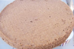 Desert tort cu trei creme de ciocolata
