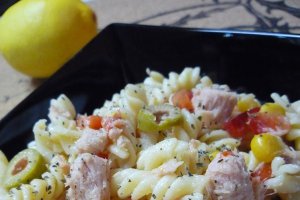 Salata cu paste si ton