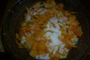 Coaja de portocala confiata