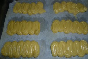 Eclere cu crema de patiserie