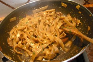 Tagliatelle cu hribi