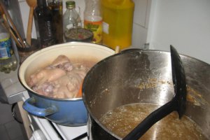 Racituri moldovenesti (sau piftie de porc )