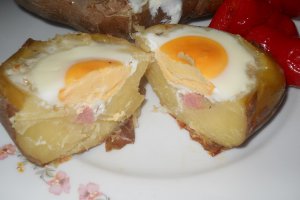 Cartofi copti la cuptor