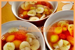 Salata de fructe din compot  + banane