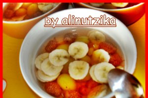 Salata de fructe din compot  + banane