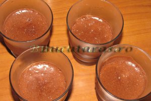 Spuma de ciocolata si cafea cu crantz de migdale