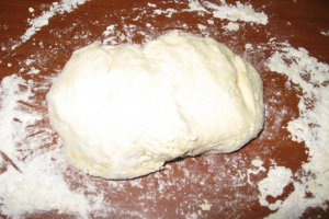 Mini-tarte speciale cu pui si spanac cu branza