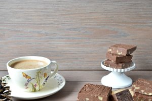 Ciocolata de casa cu nuci - Deliciul copilariei