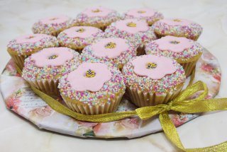Tort din cupcakes 