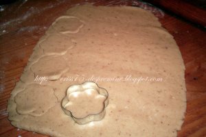 Fursecuri fragede cu nuca si gem