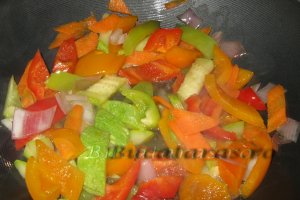 Somon si legume in stil chinezesc