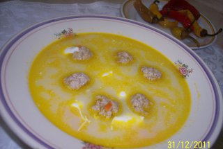Ciorba cu perisoare