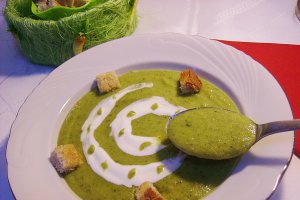 Supă cremă de broccoli