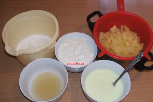 Tort Diplomat acoperit cu pastă  marshmallow