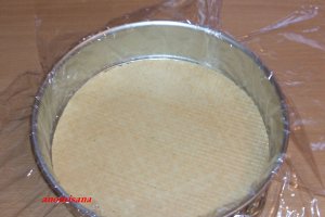 Tort Diplomat acoperit cu pastă  marshmallow
