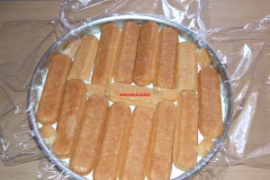 Tort Diplomat acoperit cu pastă  marshmallow