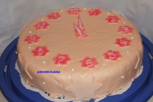 Tort Diplomat acoperit cu pastă  marshmallow