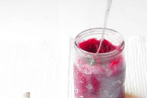 Salata de sfecla rosie cu hrean